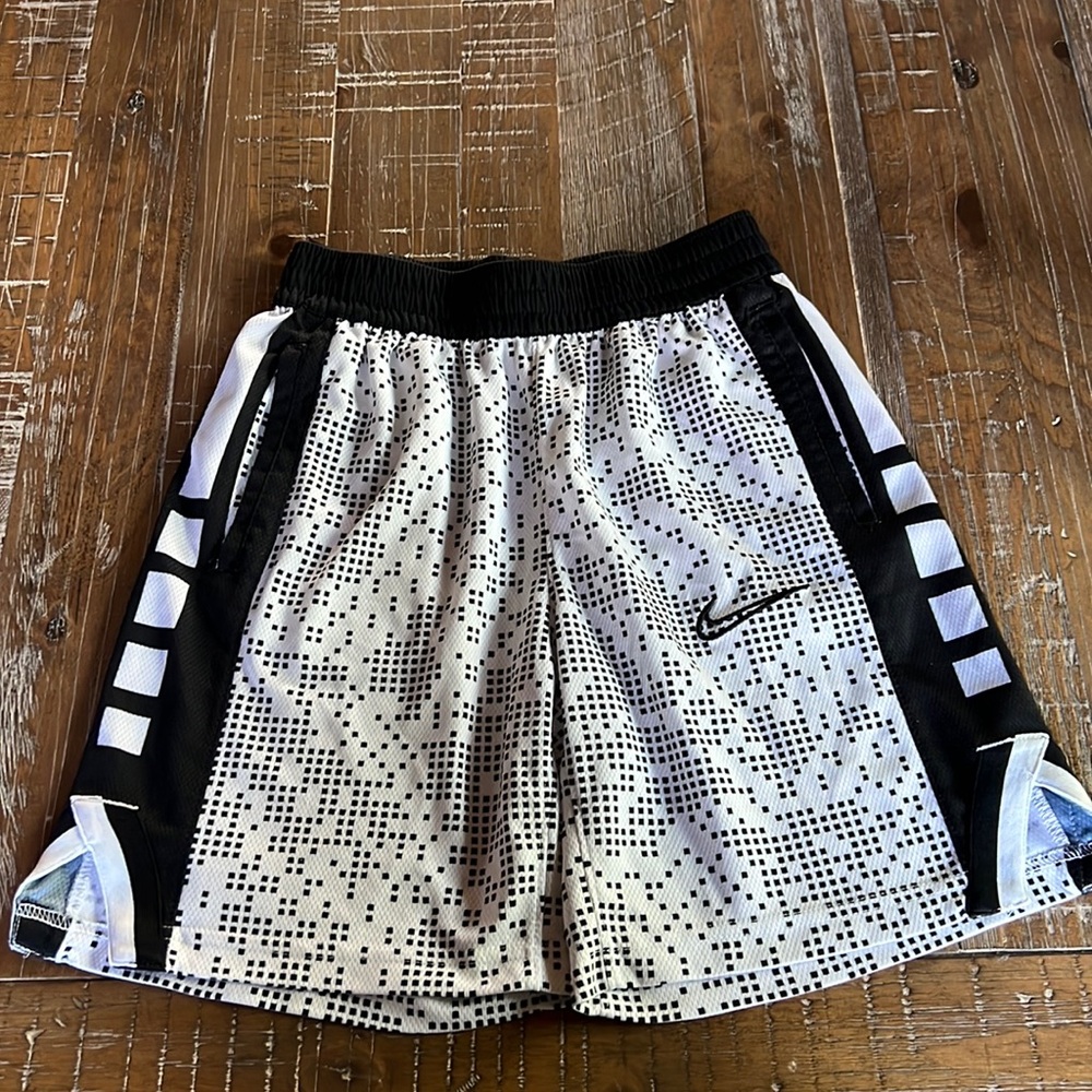 NIKE | Boys’ Athletic Shorts, White/Black, L